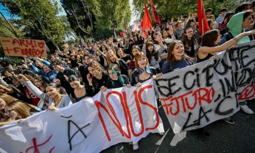 Thousands of students, workers hold peaceful protests in Italy