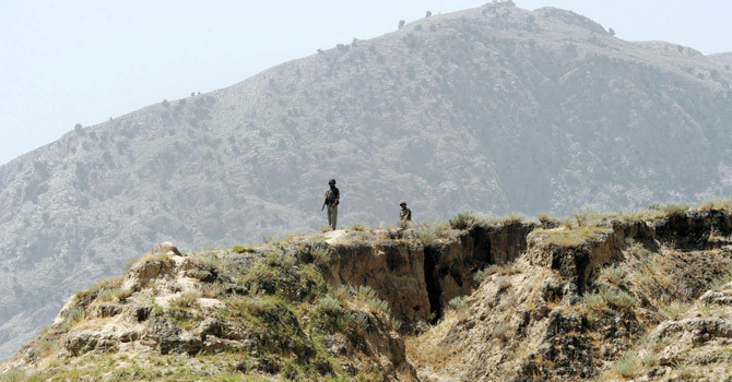 Pakistani security forces stationed at Pak-Afghan border. &mdash; Photo by AFP