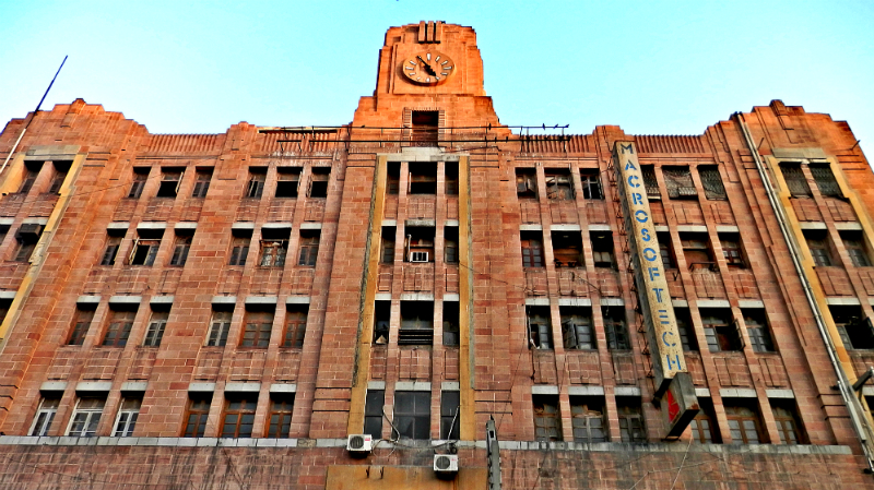 Lakshmi building, Karachi. -Photo by Akhtar Balouch