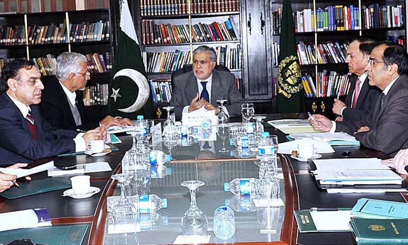 Federal Minister for Finance, Senator Muhammad Ishaq Dar chairing a meeting to review the Economy at the Ministry of Finance. — Photo by APP