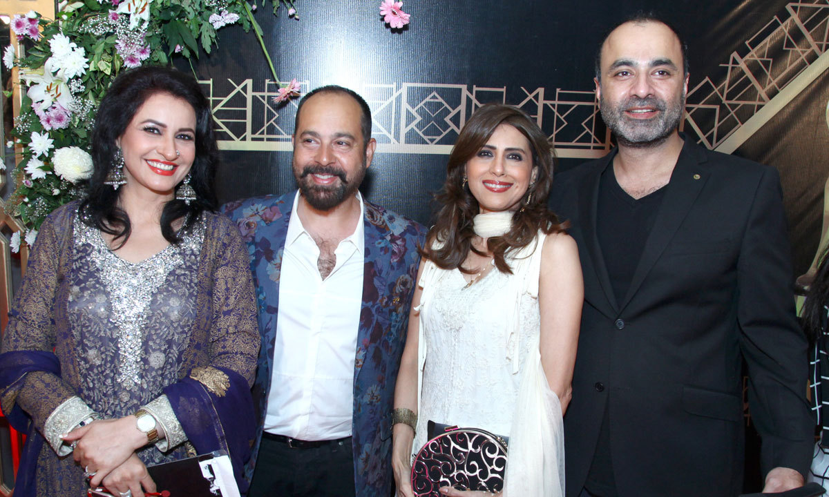 Saqib Malik with Saba Faisal, Seemi Pasha and Deepak Perwani at the first ARY Film Awards - Photo: Dawn