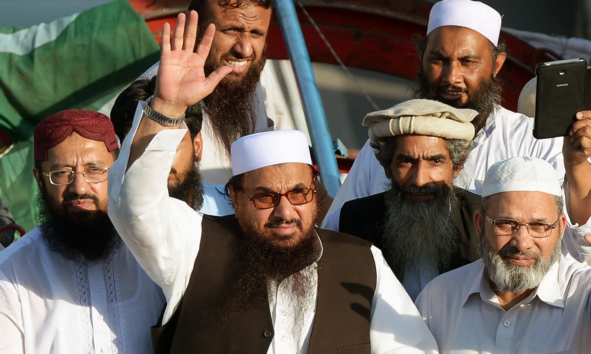 جماعت الدعوہ کے سربراہ حافظ سعید نے اسلام آباد میں جلسے سے خطاب کرتے ہوئے کہا کہ ہندوستان کے ساتھ تجارت کو پاکستانی قوم نہیں مانے گی ان  کے ساتھ پیاز ٹماٹر کی تجارت کے بجائے کشمیر کا حل چاہتے ہیں۔