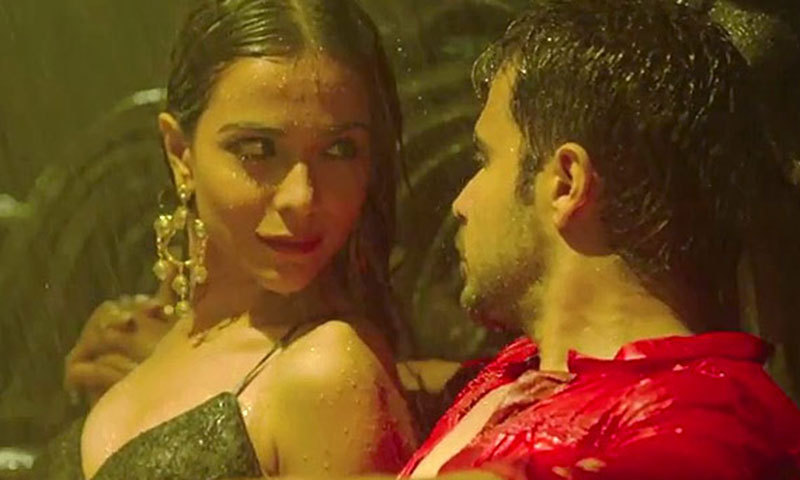 Screenshot from the song video, ‘Tere Ho Ke Rahenge’