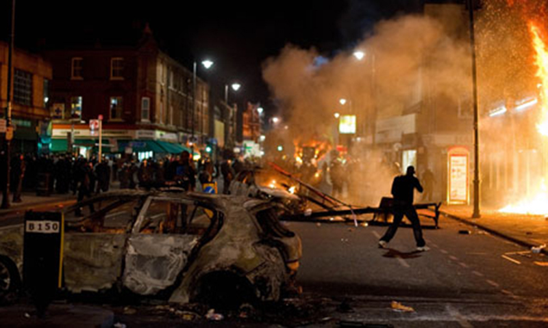 Black teenager’s killing leads to riots in US town - World - DAWN.COM