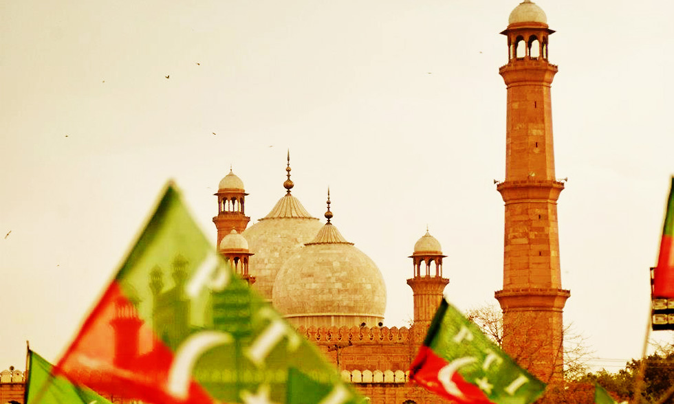 Protesters gear up to advance from Lahore to Islamabad - Photo courtesy PTI Media Wing