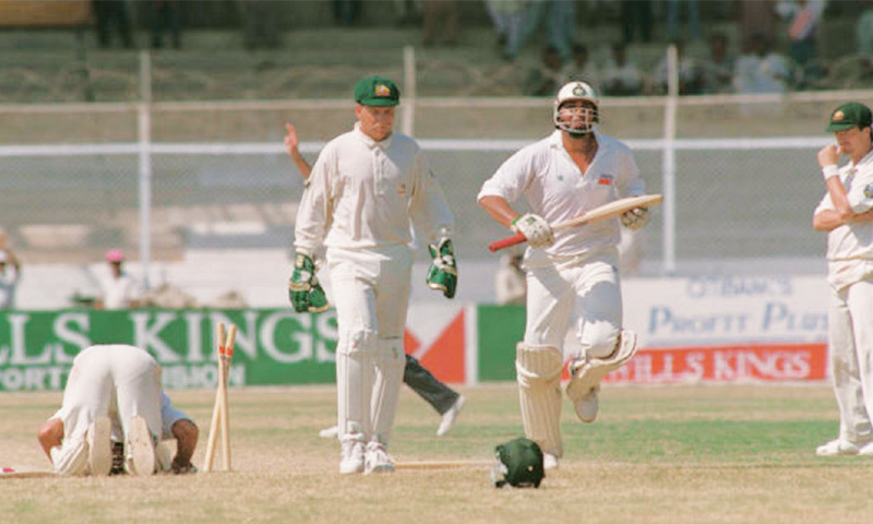 شین وارن کی آخری گیند بیٹسمین اور وکٹ کیپر سب کو دھوکہ دے گئی اور پاکستان ایک وکٹ سے میچ جیت گیا