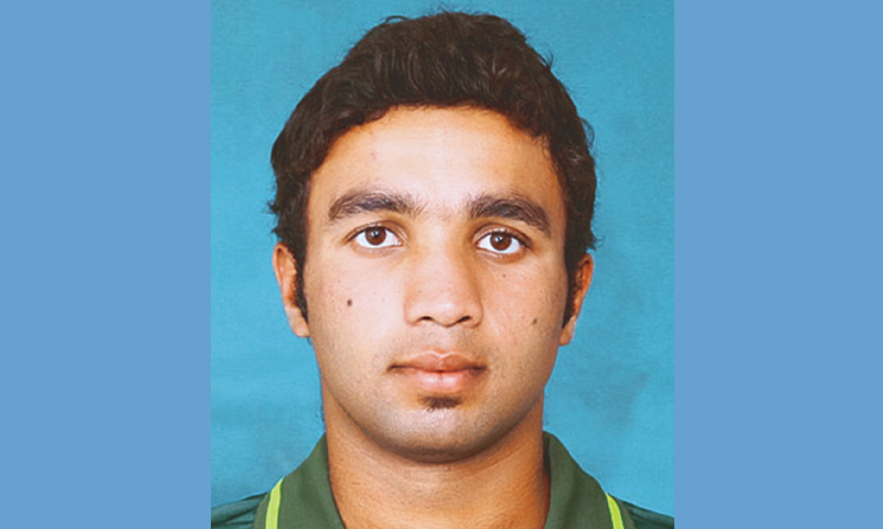 KAMRAN Akmal (L) and Sami Aslam blunt SNGPL in double century stand.
