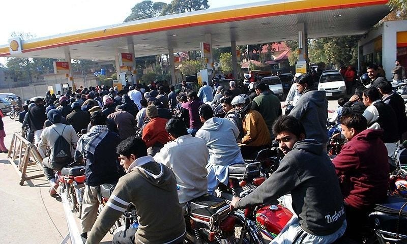 Petrol crisis: 'a very serious governance failure' - Pakistan ...