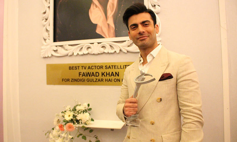 Fawad Khan with his Lux Style Award for Best Actor Drama (Sateliite). — Photo by Mahjabeen Mankani