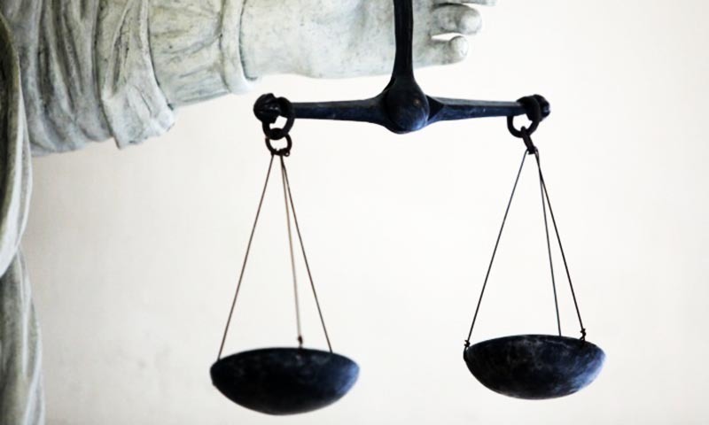انصاف کا ترازو— رائٹرز فائل فوٹو