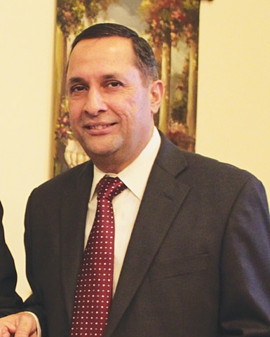 Rashid Ahmad Siddiqui, CEO of the Afeef Group of Companies, says &ldquo;the government should only ensure the availability of utilities and provide modern infrastructure and allow the industry to grow without creating bottlenecks&rdquo;.
