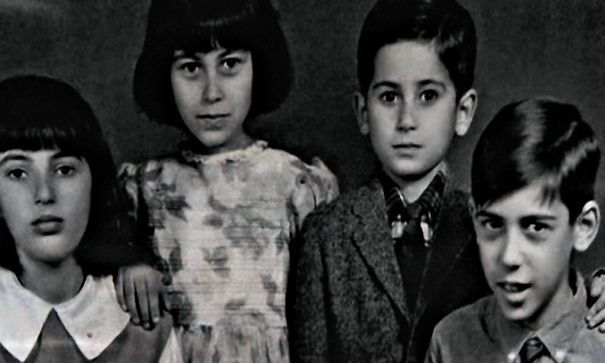 Benazir Bhutto, Sanam Bhutto, Shahnawaz Bhutto and Murtaza Bhutto.