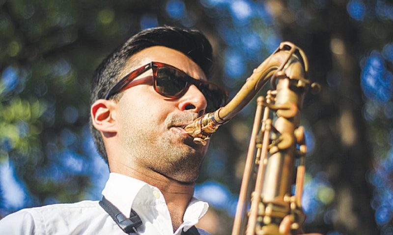 Keeray No Woodstock yet, but we’re getting there … - Newspaper - DAWN.COM