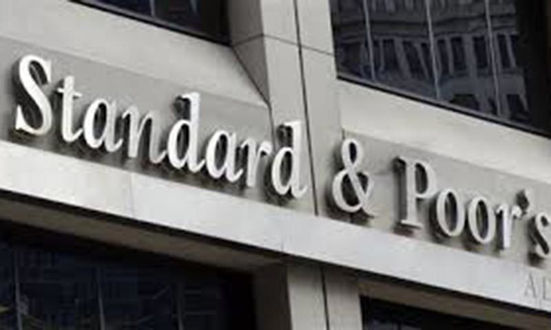 The per-capita GDP was estimated to increase 4.3pc to about $1,460 this year, from 5.4pc in 2014. S&P affirmed Pakistan's 'B-' long-term and 'B' short-term sovereign credit ratings. 
 ─ Reuters/File