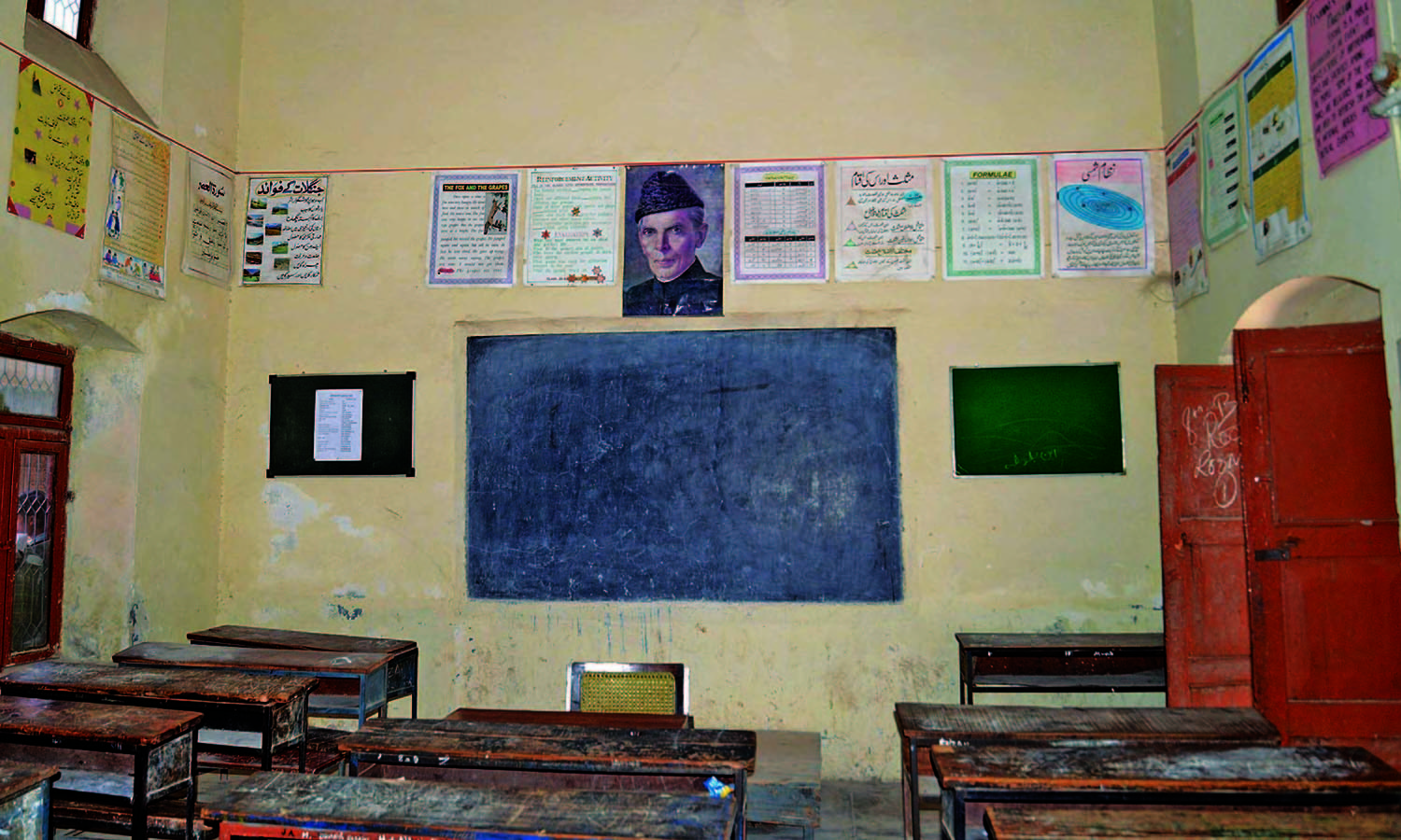 قائداعظم محمد علی جناح کی ایک تصویر ایک کمرہ جماعت میں لٹکی ہوئی ہے، قائداعظم اس اسکول کا دورہ کرنے والی اہم ترین شخصیات میں بھی شامل ہیں۔