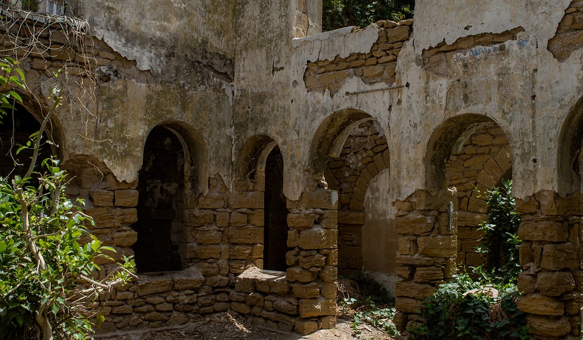 The Ratan Talao gurdwara lies in ruins | Mohammad Ali, White Star