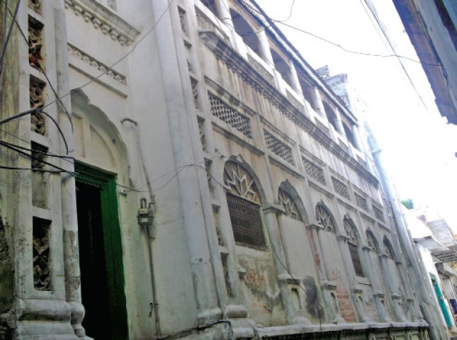 This rest house was built by Mota Singh in 1925. It was bought by advocate Khawaja Mehmood for Rs10,000 in 1940.&mdash; Photos by the writer