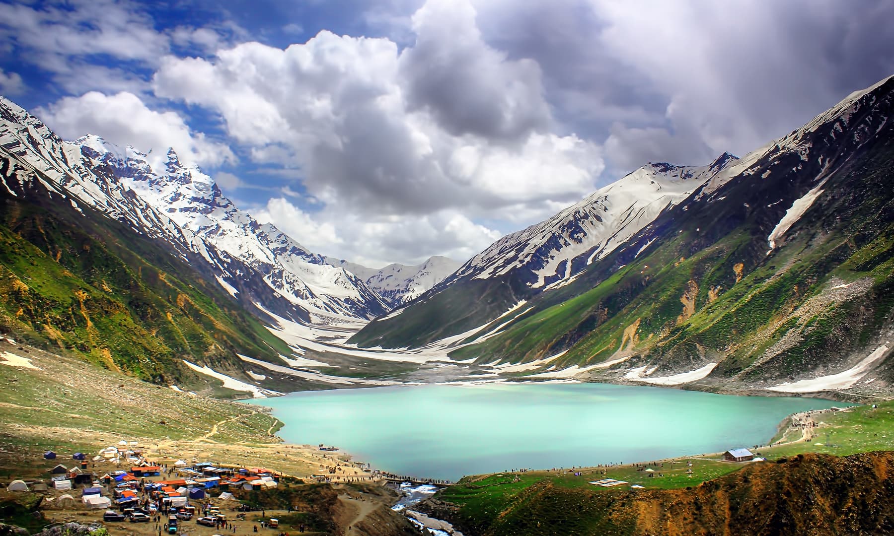 Lake Saif-ul-Malook in summertime.