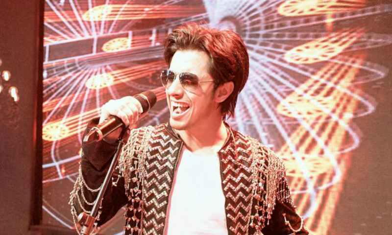 Why do we love to hate rockstars?