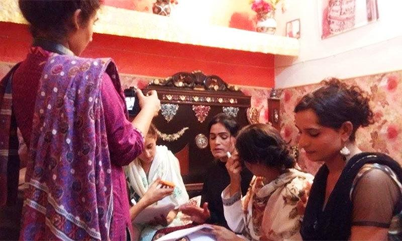 Interviewing Laado and other transgenders.