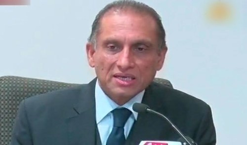 Foreign Secretary Aizaz Chaudhary briefing the media in Washington. – DawnNews screengrab