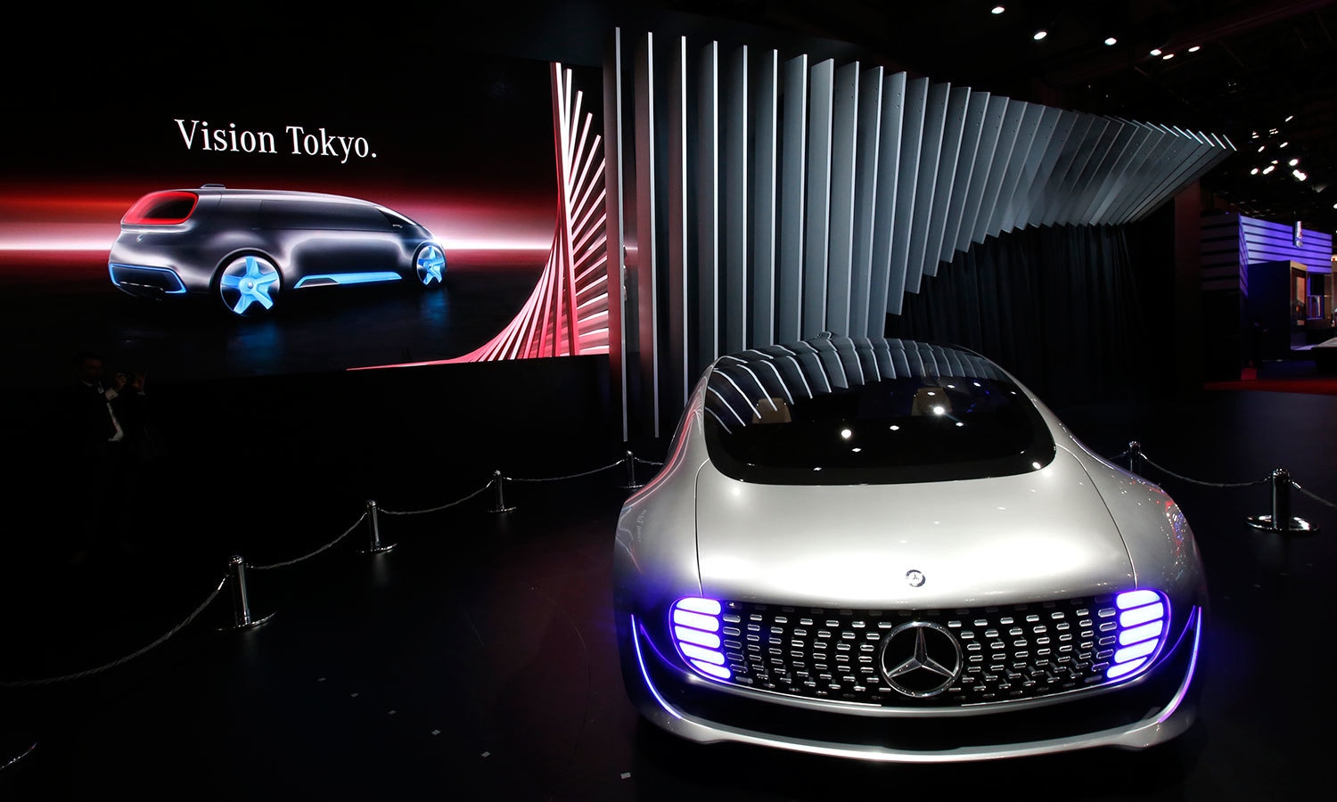 مرسیڈیز کی نئی کونسیپٹ کار "ویژن ٹوکیو"۔ فوٹو اے پی