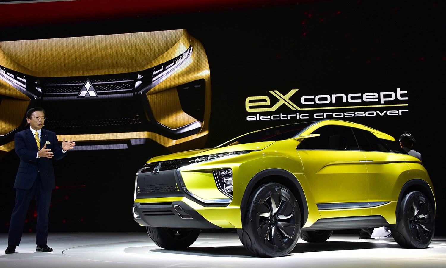 جاپانی کمپنی مٹسوبشی موٹرز کے صدر ٹیٹسورو نے الیکٹرک ایس یو وی "ایکس کونسپٹ" ماڈل متعارف کرایا۔ فوٹؤ اے ایف پی