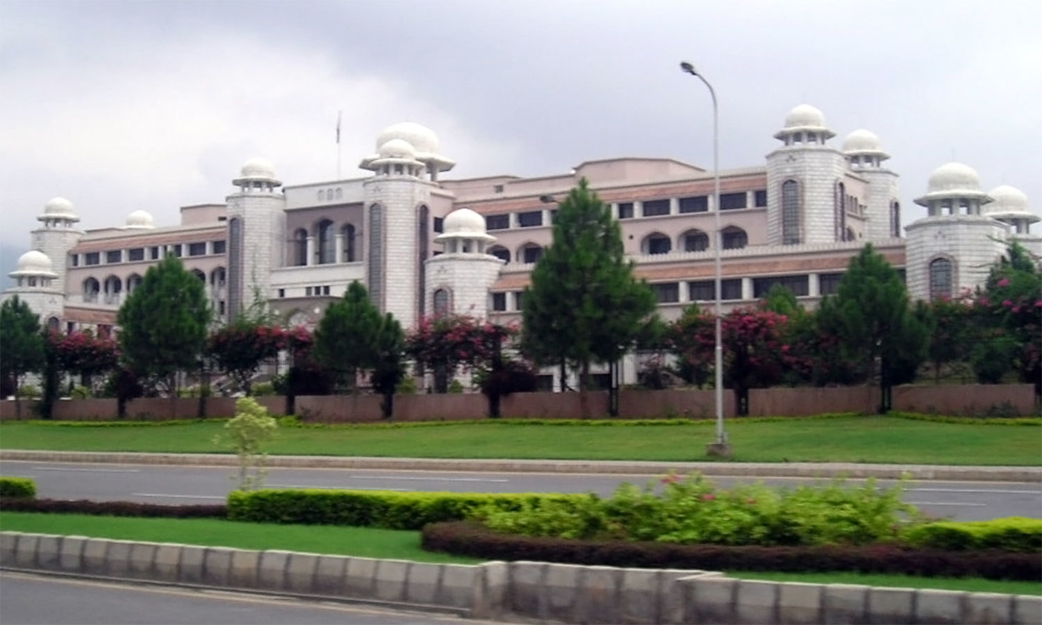 فوٹو بشکریہ وکی پیڈیا