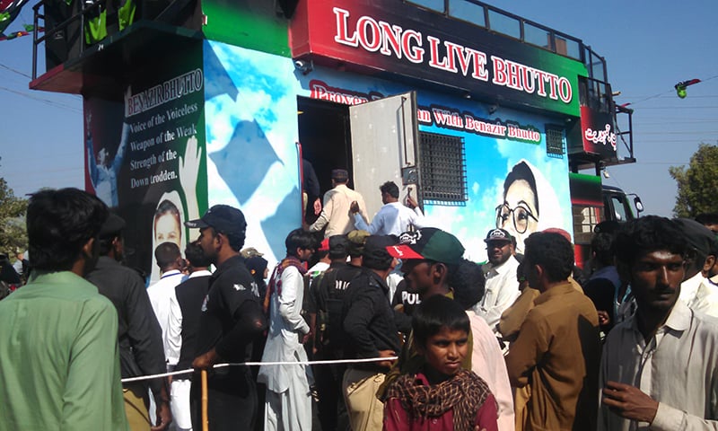 Police maintain strict security measures in Badin over the visit of PPP Chairman Bilawal Bhutto. — Photo by Hanif Samoon