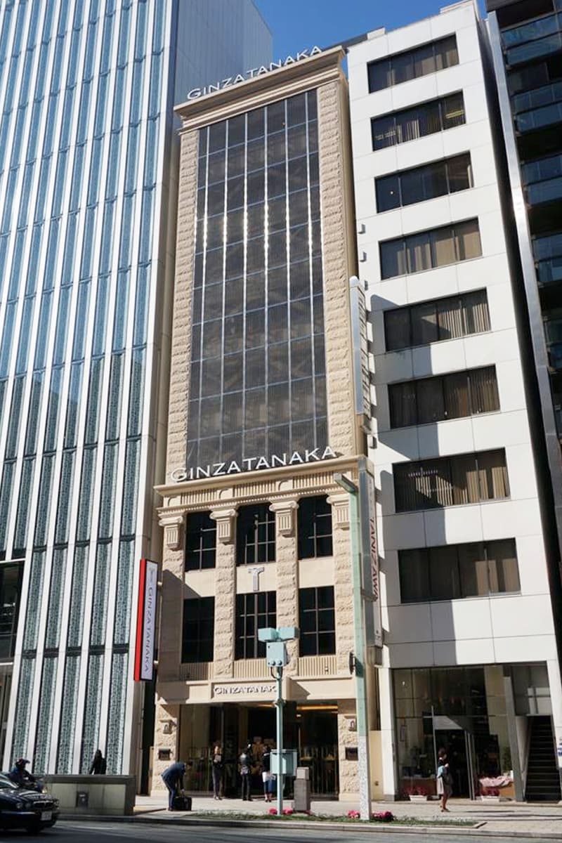 یہ جیولر 100 سال سے زائد عرصے سے قائم ہے ...فوٹو: بشکریہ تناکا فیس بک پیج