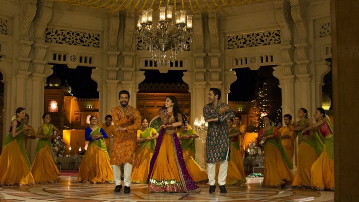 From L-R: Sheheryar, Mahira and Adeel shake it to Shakar Wandaan —Photo courtesy: Ho Mann Jahaan Official Facebook page