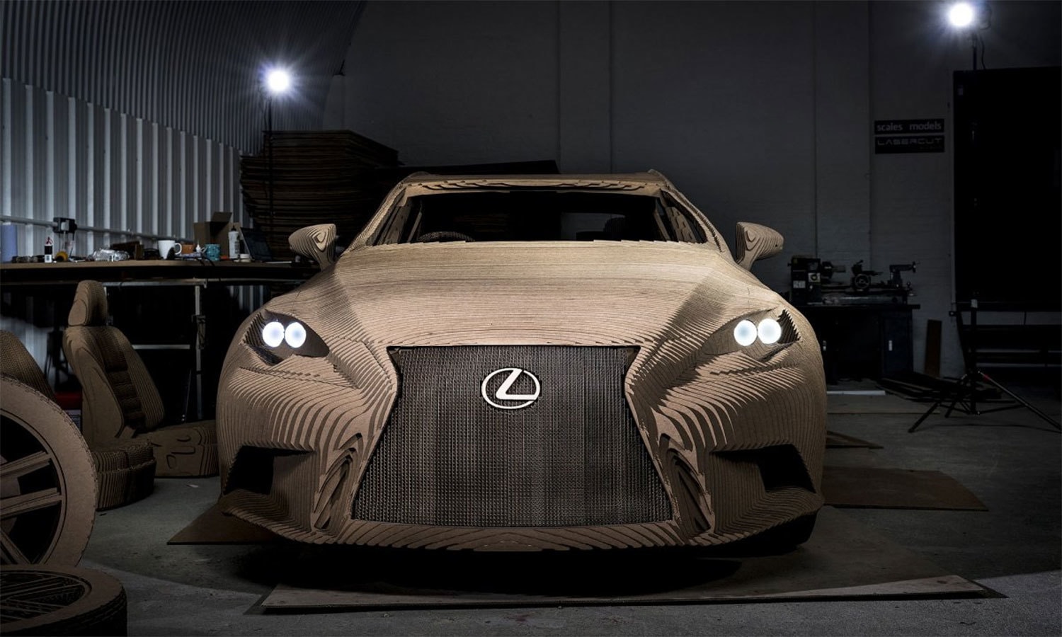 فوٹو بشکریہ لیکسز