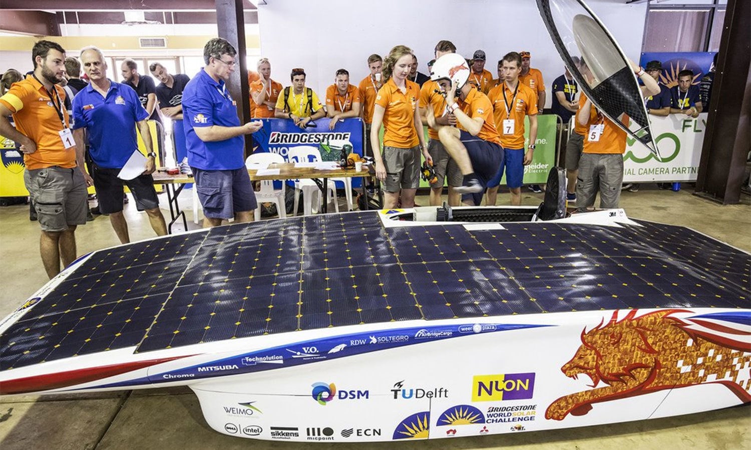 فوٹو بشکریہ نیوآن سولر ٹیم