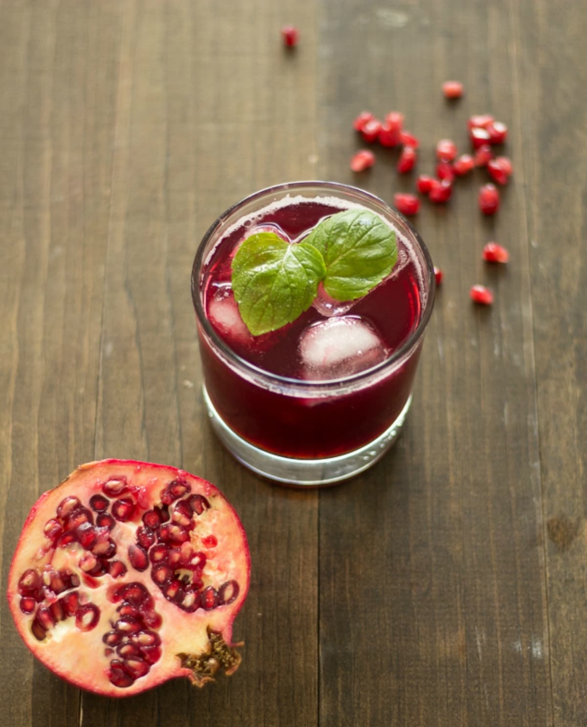 Pomegranate juice is both healthy and delicious