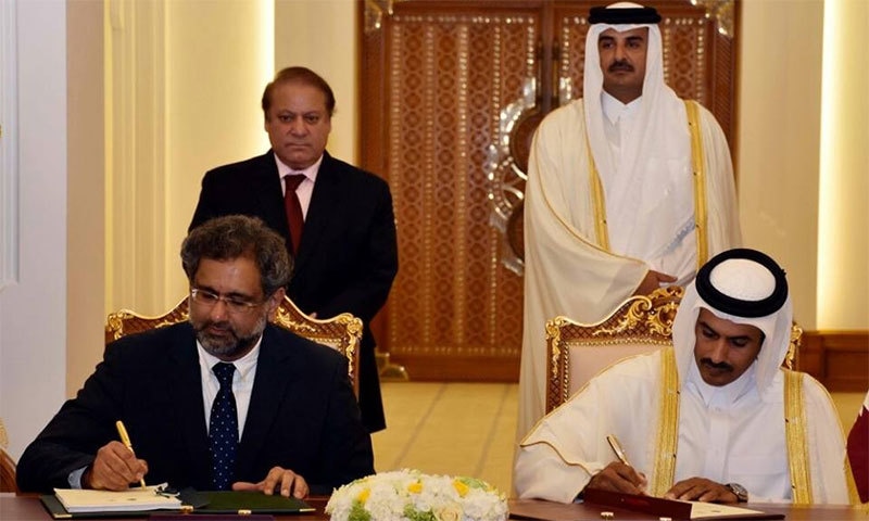 The agreement was jointly signed by Federal Minister for Petroleum and Natural Resources Shahid Khaqan Abbasi and Chairman of Qatar Gas Board of Directors Saad Sherida Al-Kaabi at a ceremony in Diwan-e-Emiri in Doha.─ Photo: PM House