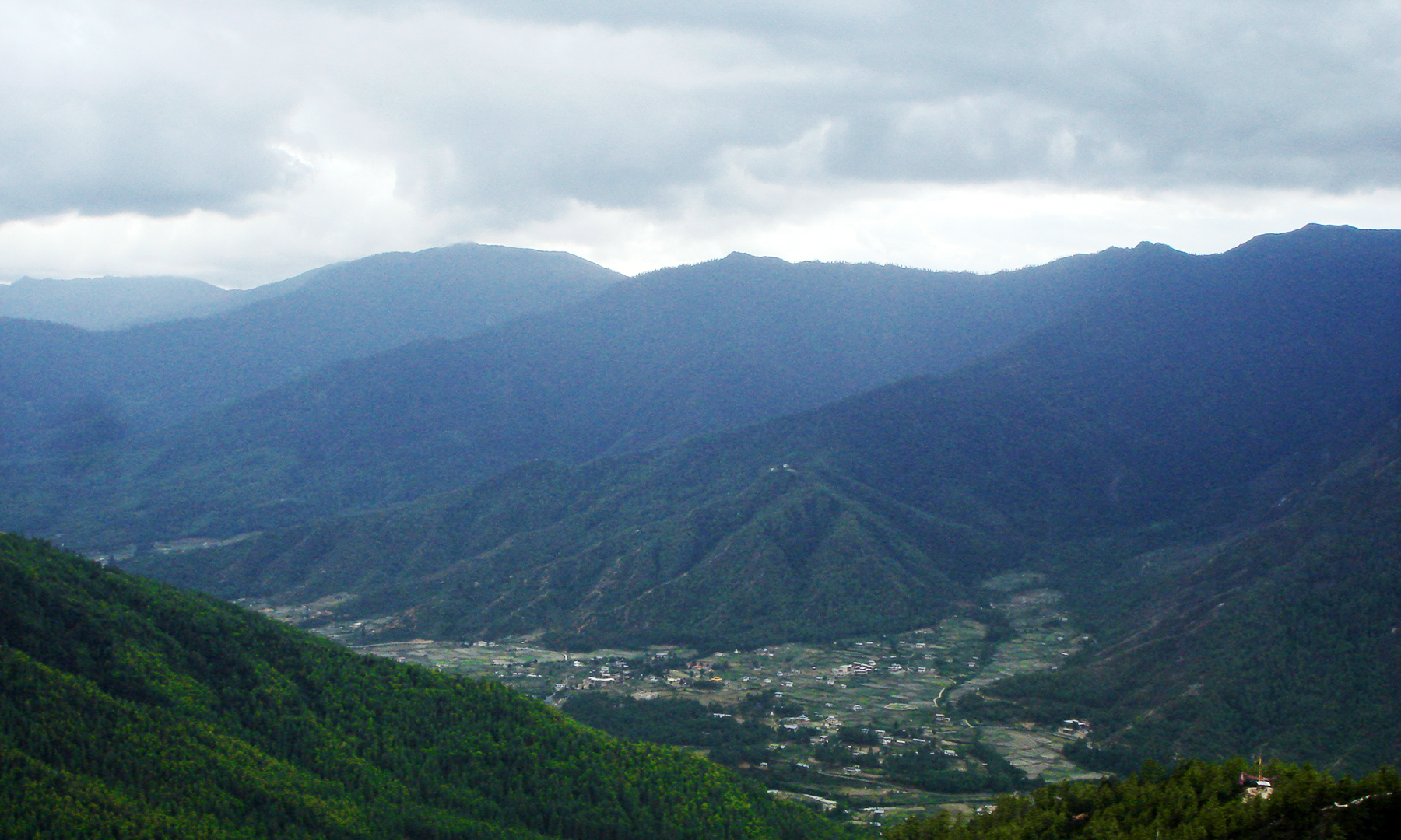 بھوٹان میں ہر جگہ فرحت بخش نظارہ دیکھنے کو ملتا ہے &mdash; تصویر وقار مصطفیٰ
