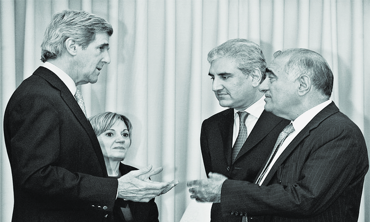 Mahmud Durrani and Shah Mehmood Qureshi chat with US Senator John Kerry and US Ambassador to Pakistan Anne Patterson in Islamabad, 2008| AFP