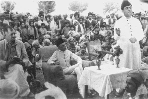 Muhammad Ali Jinnah meets Quetta's Parsi community in June 1948