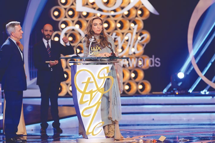 Nilofer Shahid receives the Unilever Chairman Lifetime Achievement in Fashion award