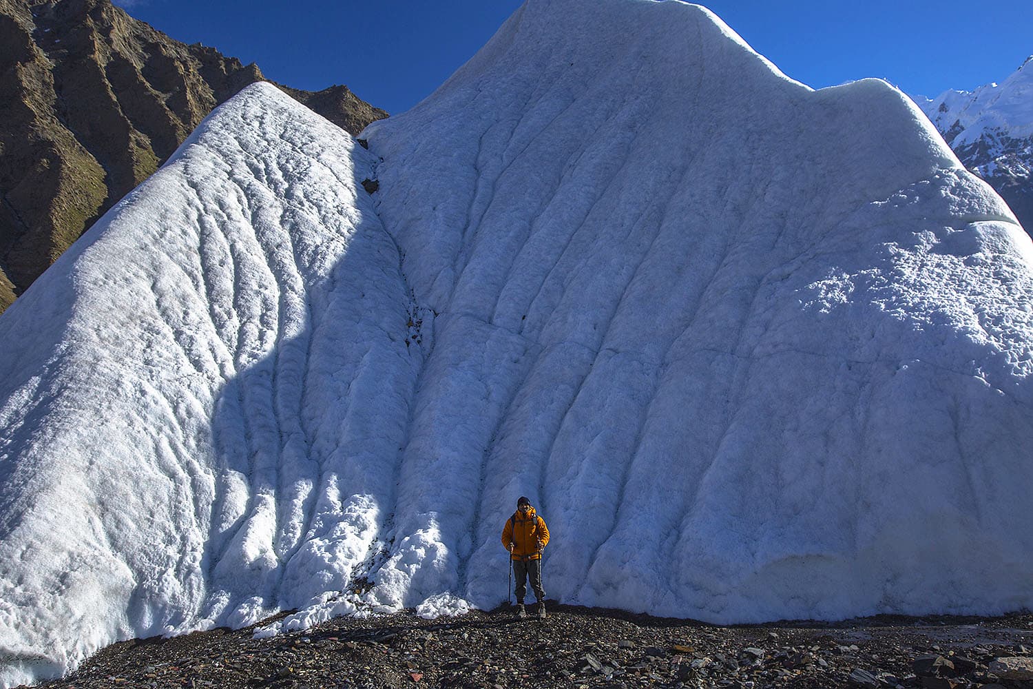 The route from Goro II and Concordia has several snow capsules.