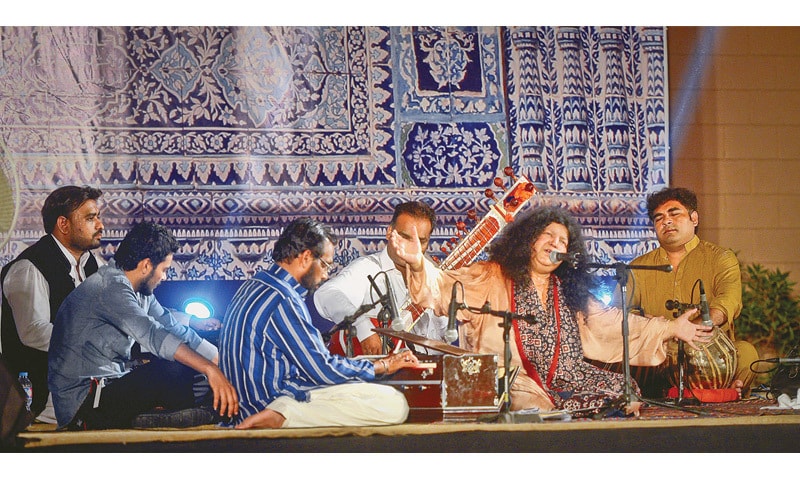 ABIDA Parveen performs at the Mohatta Palace on Friday evening. —Fahim Siddiqi / White Star ABIDA Parveen performs at the Mohatta Palace on Friday evening. —Fahim Siddiqi / White Star