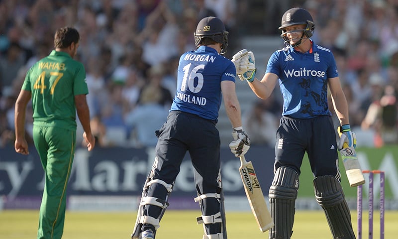 انگلینڈ نے پاکستان کو 169 رنز سے شکست دیتے ہوئے سیریز بھی اپنے نام کر لی۔ فوٹو اے ایف پی انگلینڈ نے پاکستان کو 169 رنز سے شکست دیتے ہوئے سیریز بھی اپنے نام کر لی۔ فوٹو اے ایف پی