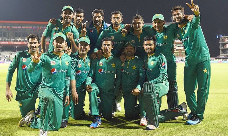 پاکستان ٹیم کی انگلینڈ کے خلاف ایک ٹی ٹوئنٹی میں کامیابی کے باوجود درجہ بندی میں کوئی فرق نہیں پڑا&mdash;فوٹو: اے ایف پی