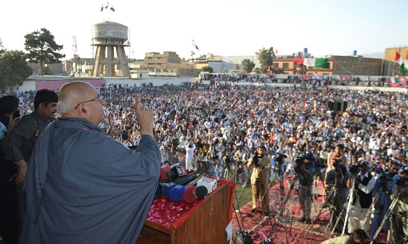 پختونخوا ملی عوامی پارٹی کے چیف محمود خان اچکزئی کوئٹہ میں تقریب سے خطاب کررہے ہیں &mdash; فوٹو: بشکریہ عصمت اللہ خان کاکڑ