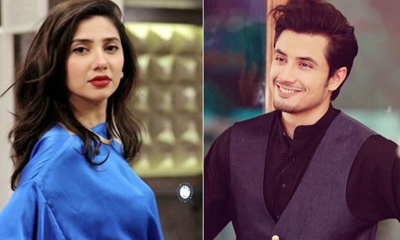 علی ظفر نے شاہ رخ کی فلم 'ڈیئر زندگی' اور ماہرہ خان نے فلم 'رئیس' میں کام کیا ہے—۔ علی ظفر نے شاہ رخ کی فلم 'ڈیئر زندگی' اور ماہرہ خان نے فلم 'رئیس' میں کام کیا ہے—۔