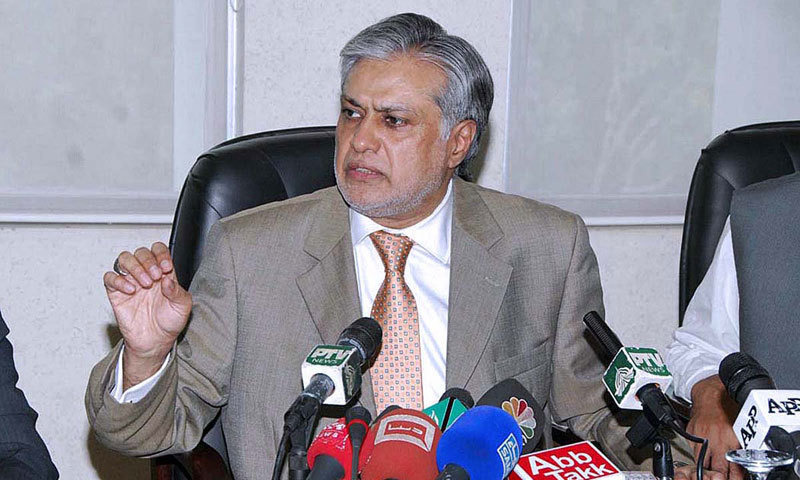 وفاقی وزیر خزانہ اسحٰق ڈار &mdash; فوٹو: فائل