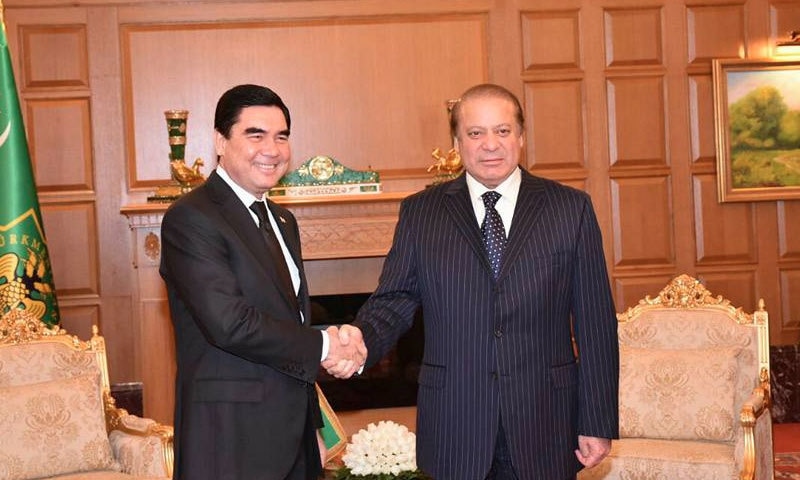 وزیر اعظم نواز شریف اور ترکمانستان کے صدر  قربان علی کے درمیان دو طرفہ تعلقات پر بات بھی ہوئی&mdash;فوٹو:وزیر اعظم ہاؤس