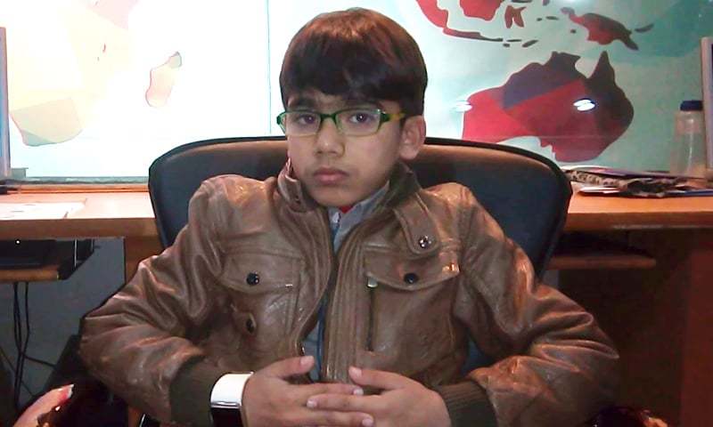 طالب علم محمد سبیل &mdash; فوٹو: ڈان نیوز