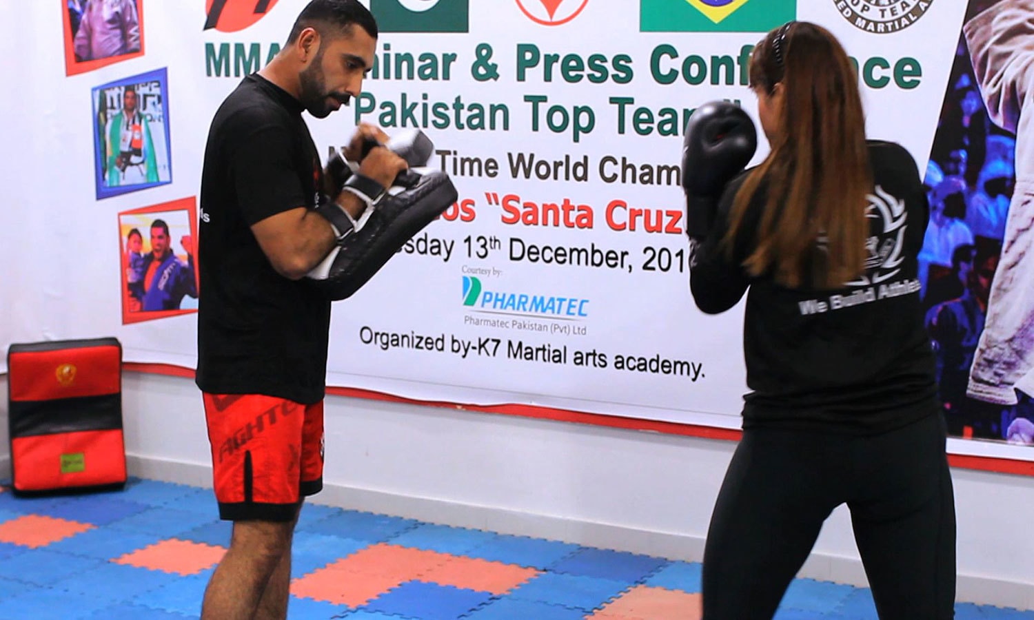 انزا ثاقب بھی کے سیون میں ٹرینر ہیں جو خواتین کو تربیت دیں گی