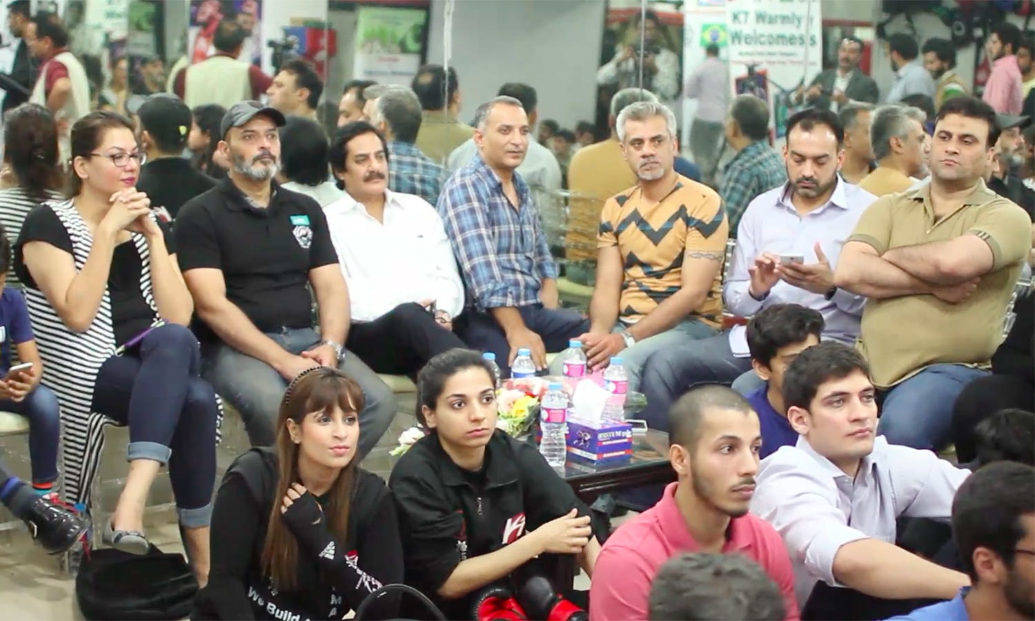 مقابلوں میں مرد و خواتین کی کثیر تعداد نے دلچسپی لی